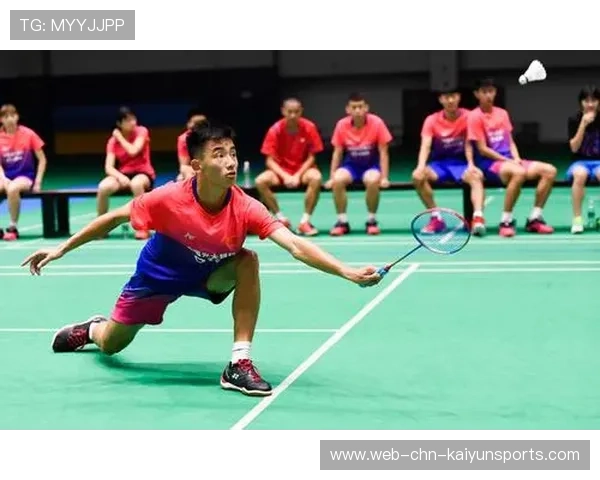 国青队在高节奏训练中展现出良好体能储备 国青队在高节奏训练中展现出良好体能储备