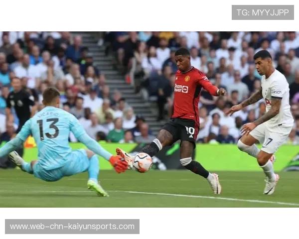 热刺门将维卡里奥上演神扑雨！红魔抢分艰难