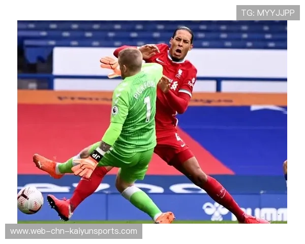 羽毛球比赛意外暂停：那只蝴蝶为何成为场上焦点？